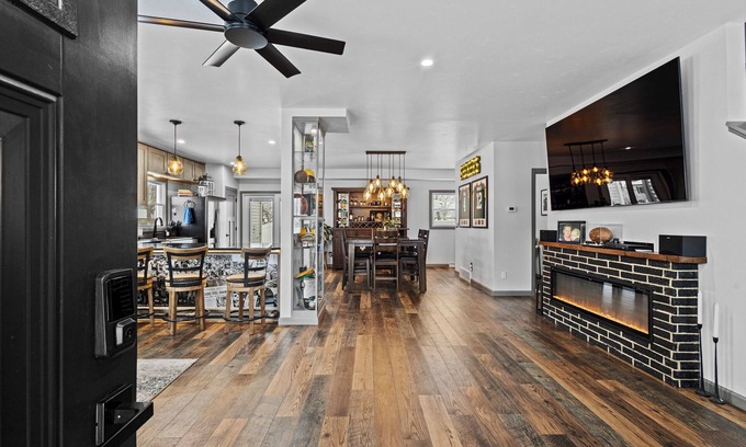 Green Bay House | Lambeau Legends I - Brand new 4 bedroom, 2.5 bath 0.3 miles to Lambeau Field!