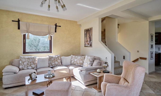 Lamia Villa | LaMia Casa in Central Greece