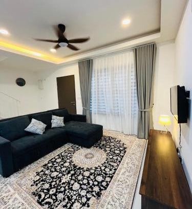 Sepang House | Landed KLIA Netflix, Fully AC&Heater, Kids Pool