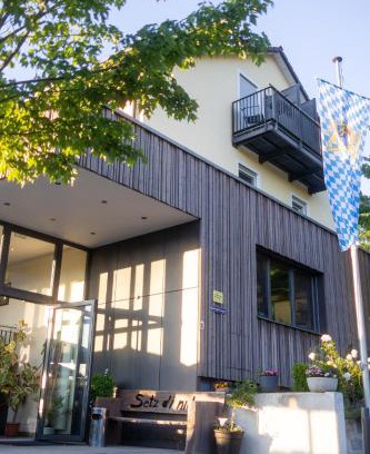 Vohenstrauss House | Landgasthof Am Sonnenhang