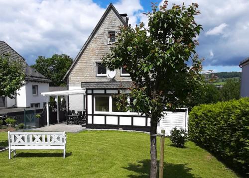 Olsberg House | Landhaus Augenblicke in Olsberg - modernes Ferienhaus mit Garten