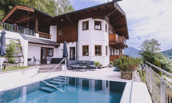 Kaprun Apartment | Landhaus Lodges Kaprun - Anton, pool, skiing - walking dist