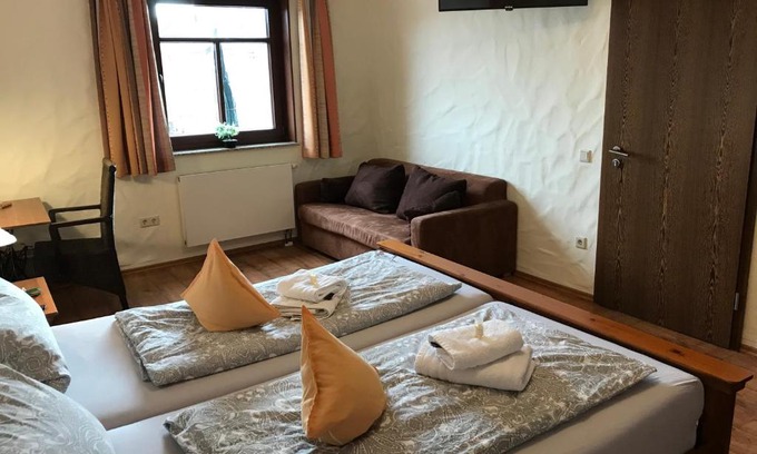 Grevenbroich House | Landhotel Lindenhof