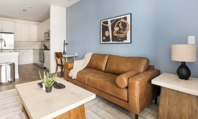 The Forum Apartment | Landing | Amazing 1BD, Gym