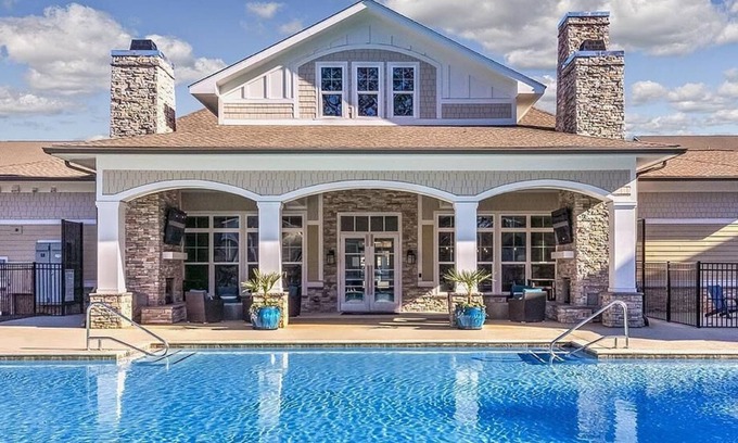 Crabtree Apartment | Landing at Crabtree Lakeside Residences - 1 Bedroom in Northwest Raleigh