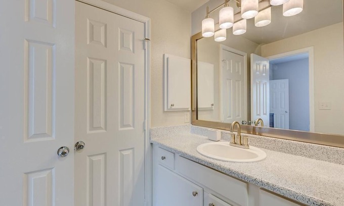 Euless Apartment | Landing at Franciscan At Bear Creek - 3 Bedrooms in Downtown Euless