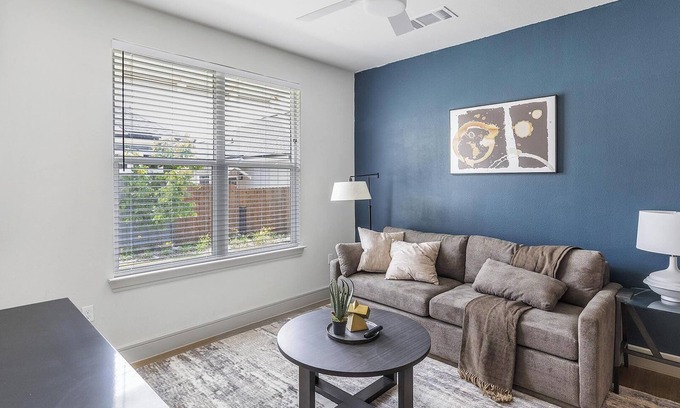 Tarrant County Apartment | Landing | Chic 2BD, Pool, Gym