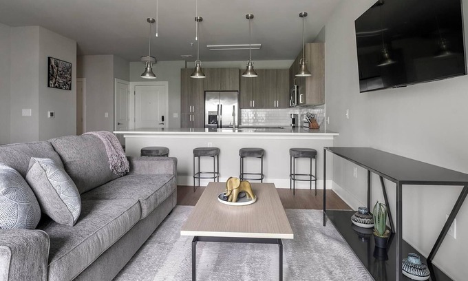 Fort Myers Apartment | Landing | Stunning 1BD, Gym, Pool