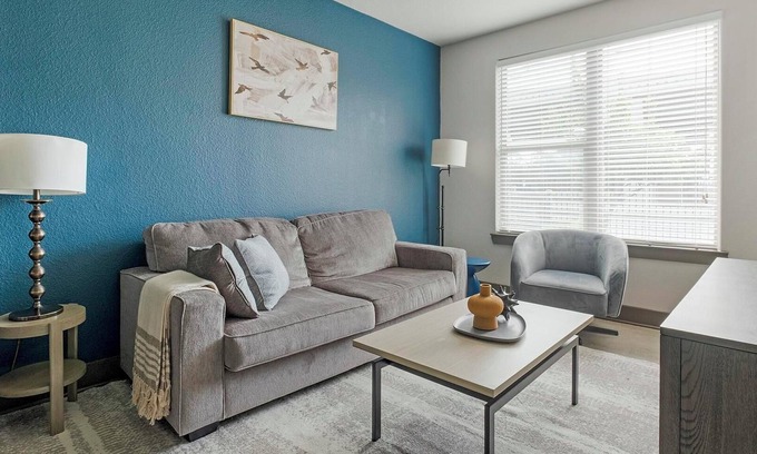 Memorial Apartment | Landing | Stylish 1BD, Gym