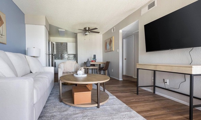 Maryvale Apartment | Landing | Stylish 2BD in Maryvale Village