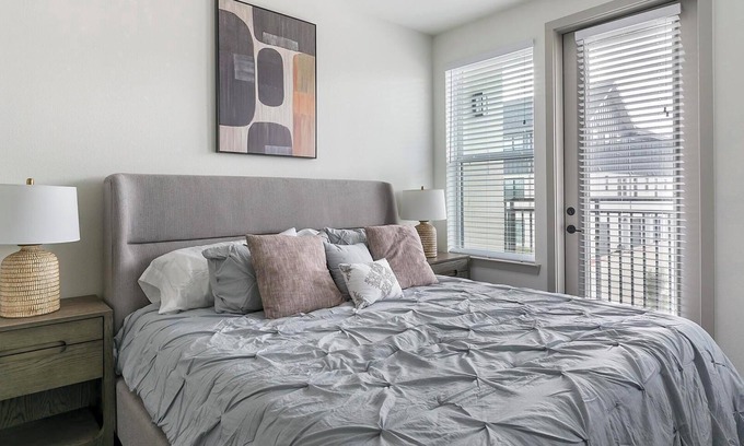 Greater East End Apartment | Landing | Stylish Studio, Pool, Gym