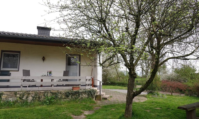 Bad Salzuflen Apartment | Landliebeehrsen 2, modern, quiet location, parking lot.