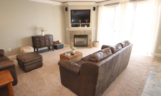 Osage Beach Condo | Lands End Condo 2 Bedroom, Grand Glaize Arm & Main Channel, Inquire for Slip!