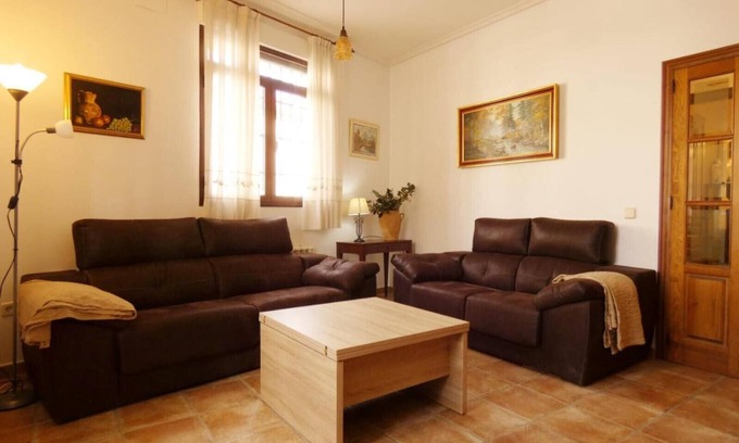 Villacastin House | 'Lar de María' with Private Garden and Wi-Fi