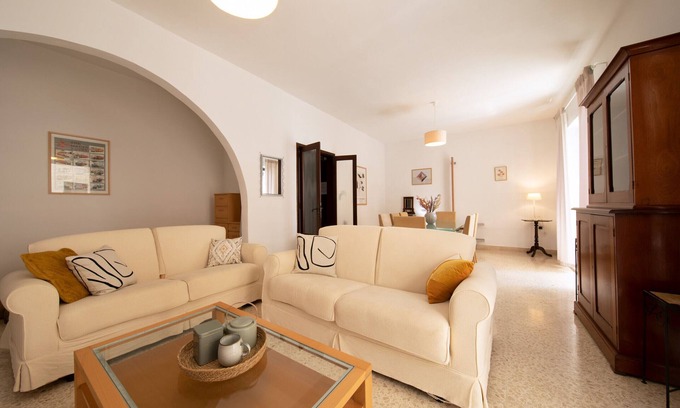 Sliema Apartment | Large 3bedroom apartment near rocky beach MCRE1-1