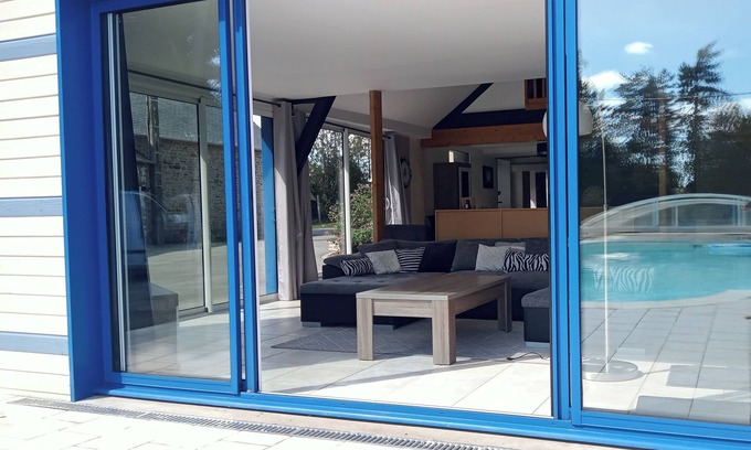 Martigne-Ferchaud House | Large 6-bedroom gîte near Rennes, 2bathrooms, 3wc, heated pool, 12p pond