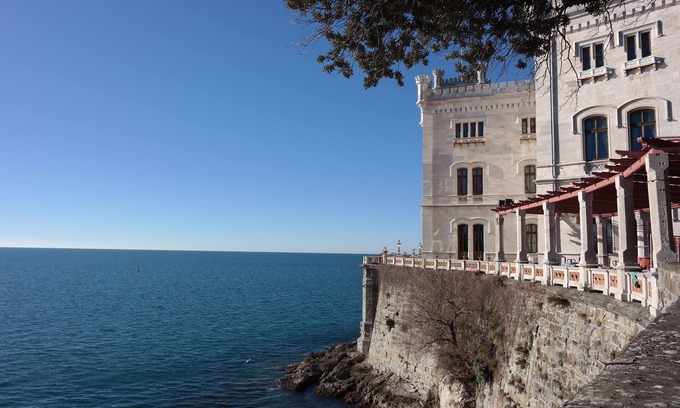 Citta Nuova-Barriera Nuova-San Vito-Citta Vecchia Apartment | Large apartment in the historic center of Trieste