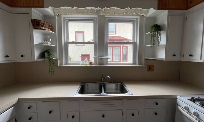 Long Beach House | Large Beach House. Close to NYC train, bars, clubs, restaurants