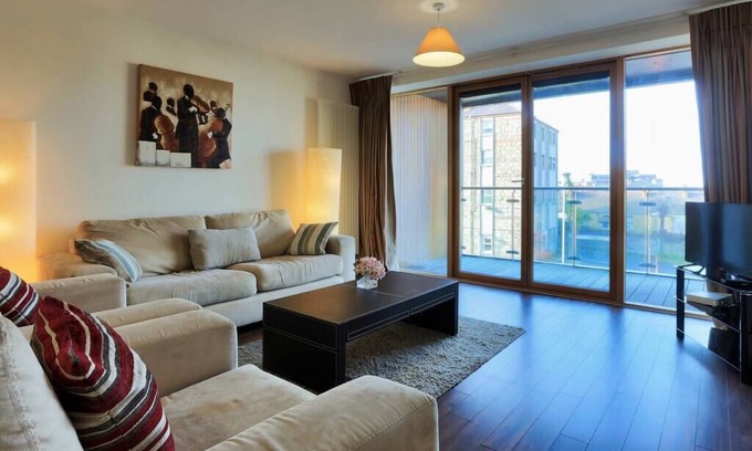 Dun Laoghaire Apartment | Large Bright Apartment by Dun Laoghaire Harbour