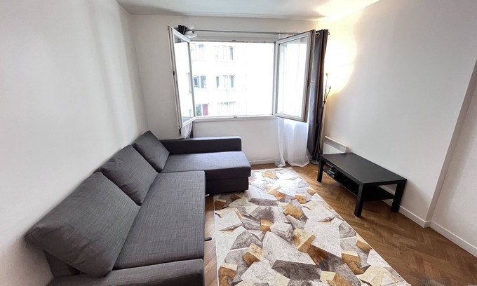 Quartier du Pont-de-Flandre Apartment | Large, calm and bright T2 apartment - Parc de la villette