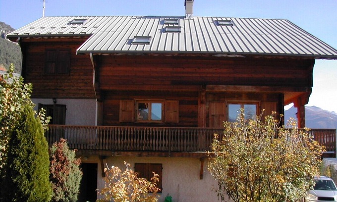 Saint-Chaffrey Ski Chalet | Large chalet sleeps 12 with magnificent view