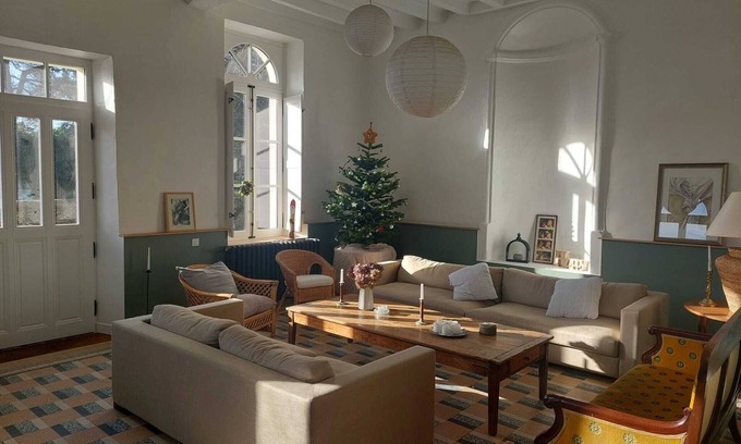Chambellay House | Large, charming riverside gîte.