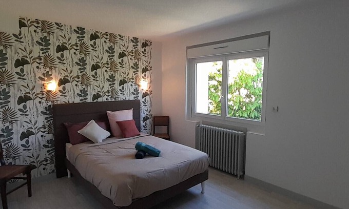 Vatan House | Large country house with 4 double bedrooms and enclosed garden