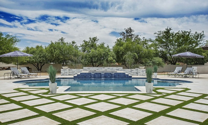 Sundown Manor House | Large Mansion + Guest House! Resort Pool,Pickleball Court. 9 bedrooms 18 beds