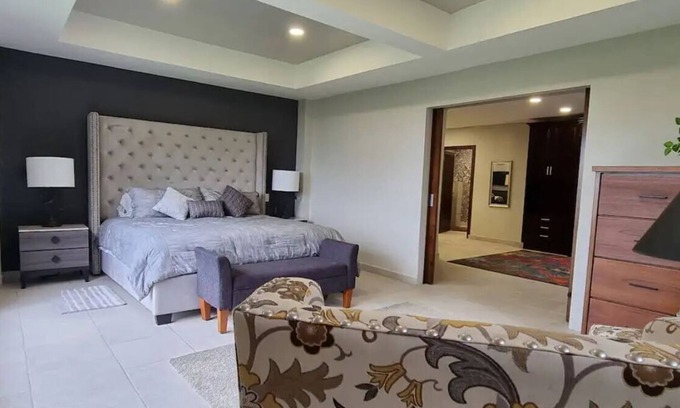 Jaramillo House | Large Modern Apartment, Amazing View, Wifi, Solar