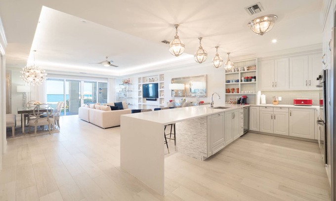 Seven Mile Beach Condo | Large Oceanfront Residence Located at The Ritz-Carlton, Grand Cayman