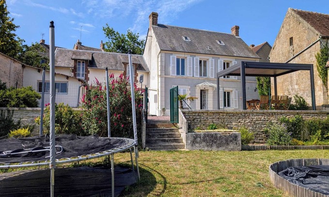 Le Merlerault House | Large, quiet family home 10 minutes from Haras du Pin