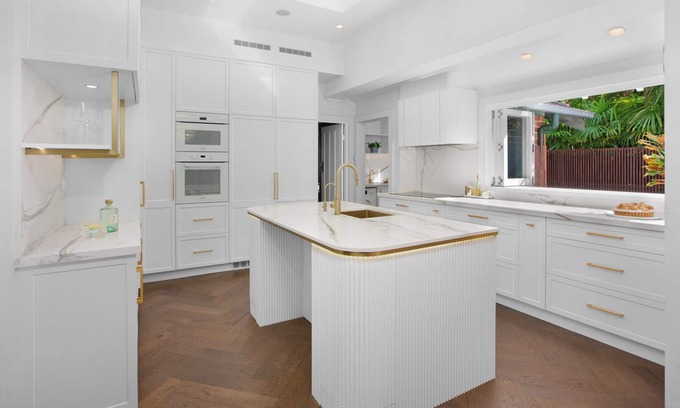 Northwood House | Large resort style living, peaceful retreat, close to CBD and water, city views