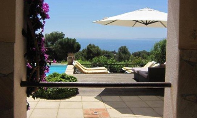 Plage de la Garonnette Villa | Large sea view, heated swimming pool, beach 400 m away and secure domain.