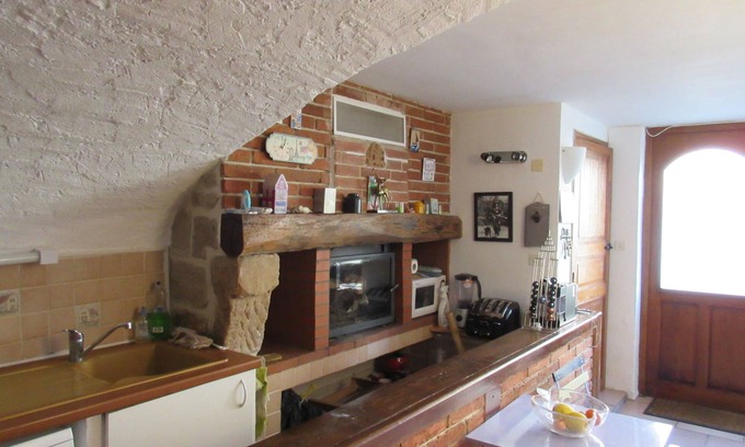 Saint-Rome-de-Tarn Apartment | Large studio in a charming small village on the banks of the Tarn