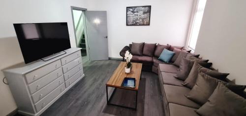 Levenshulme House | Large Victorian House 15 minutes from City Centre