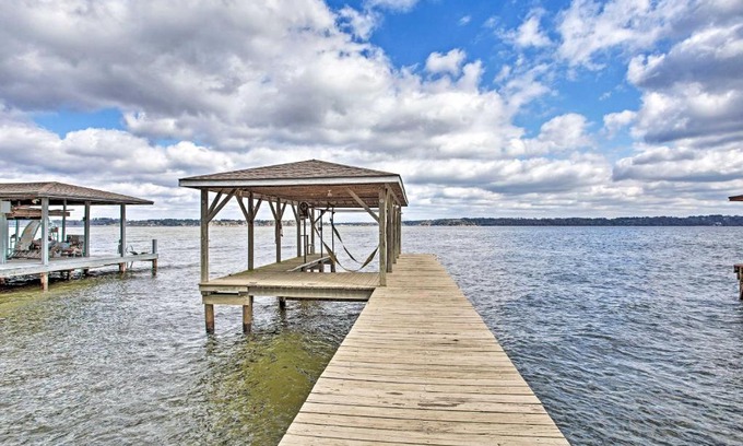 Coffee City House | Large Waterfront Lake Palestine Home with Deck, Dock