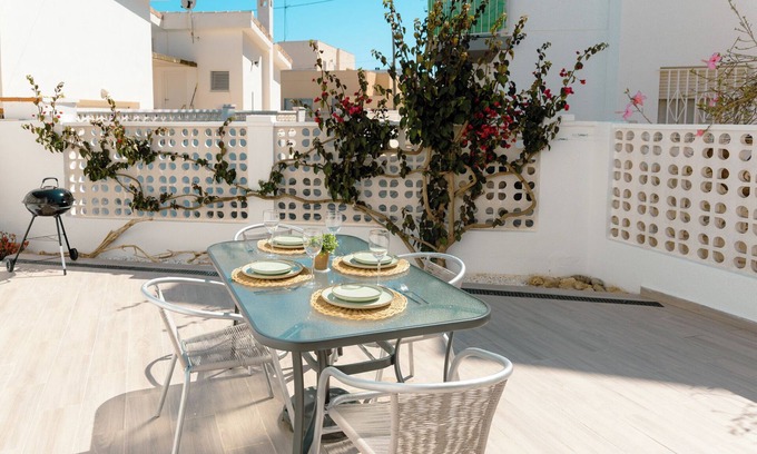 Benicarlo House | Las Piñas Vacation House - Beach - Terrace - Parking - by Primestay