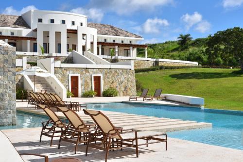 Pristine Bay Resort | Las Verandas Hotel & Villas