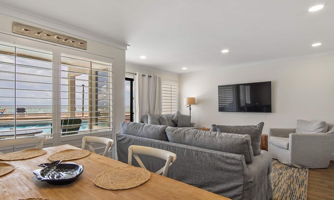 Fort Bay Condo | Latitude 16 - Spectacular oceanfront views!1BD/2BA. Sleeps 6