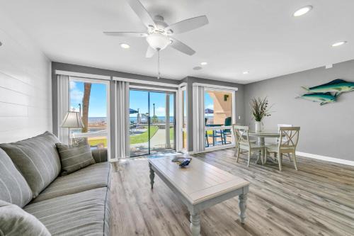 Fort Bay Apartment | Latitude 29 #25
