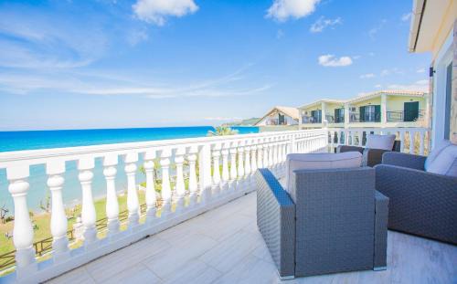 Alykes Apartment | Laura Beach House