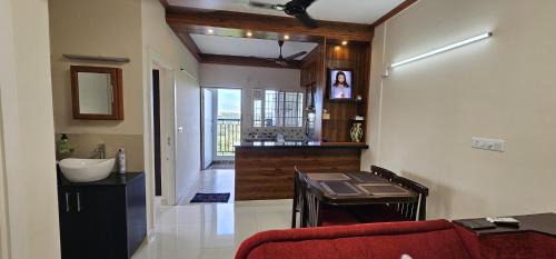 Thiruvananthapuram Apartment | LausDeo2 self checkin 2BHK corner flat top floor