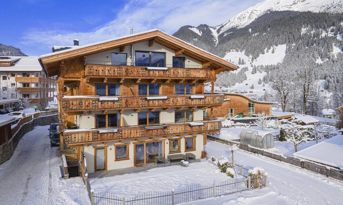 Lermoos Apartment | Lavish apartment with sauna in Tyrol