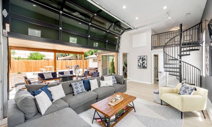 Kipling House | Lavish Indoor/Outdoor Retreat 15 Min to DT Denver
