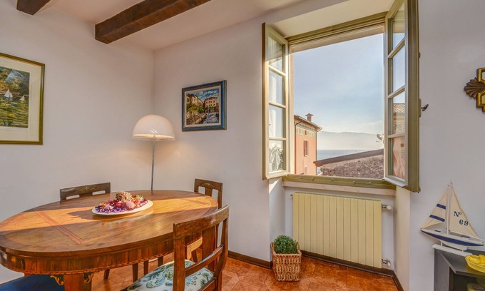 Gargnano Apartment | LAWRENCE'S FORMER MANSION WITH LAKE VIEW AND WIFI