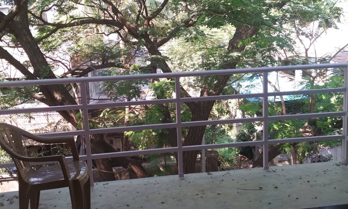 Bandra Kurla complex House | Laxmi Niwas HomeStay Serviced Apartment Chembur Mumbai for famailies