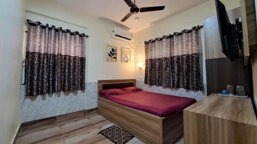 Sector II House | Laxmi Niwas, Salt Lake, Kolkata, 10mins from Sector 5