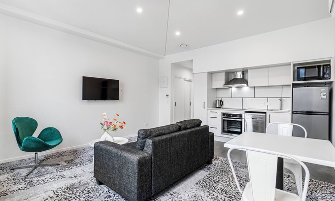 Avondale Cottage | Layard Apartments 533 - West Auckland Apartment