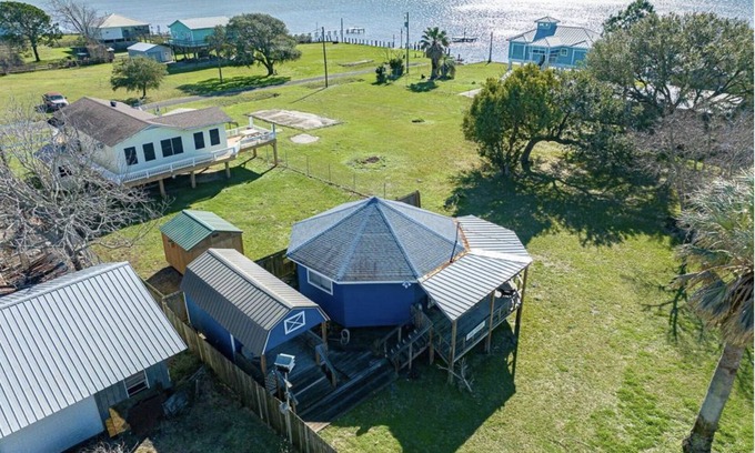 Smith Point Cabin | Lazy 8 Bayside Cabin - The quiet, cozy bayside getaway!