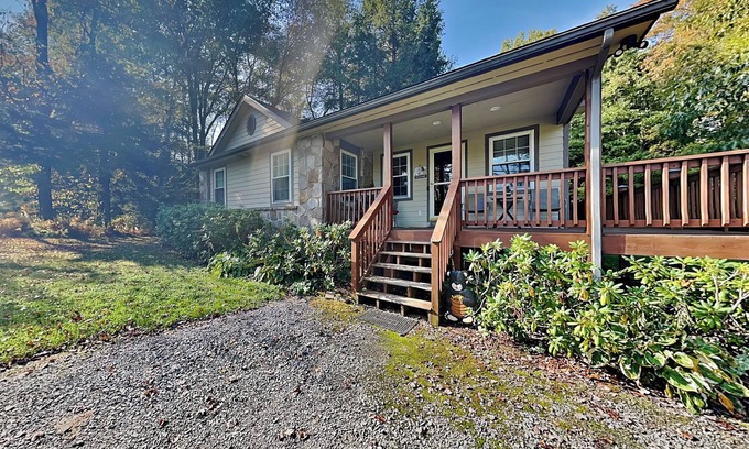 Thayerville House | Lazy Bear Cabin | Fantastic Location, Hot Tub